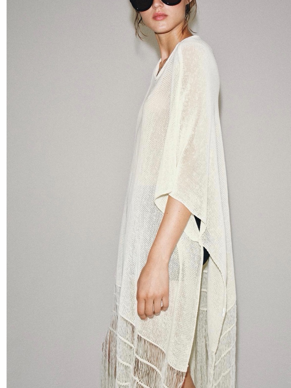 NWT Zara White Fringe Knit Tunic Beach Poncho Cover-Up Light Ecru 9874/022 - Picture 5 of 7